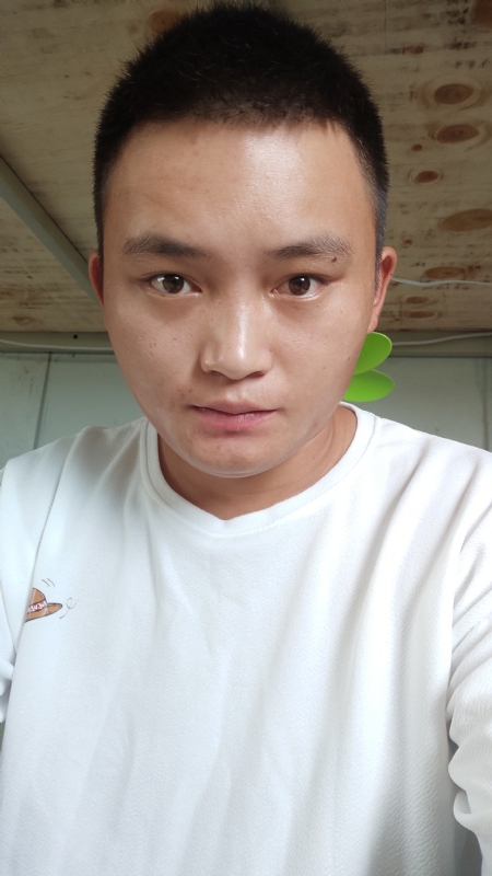 水里面的云呀的第一张照片--福州征婚网
