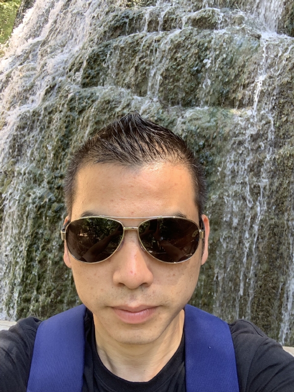 高兴的第二张照片--福州征婚网