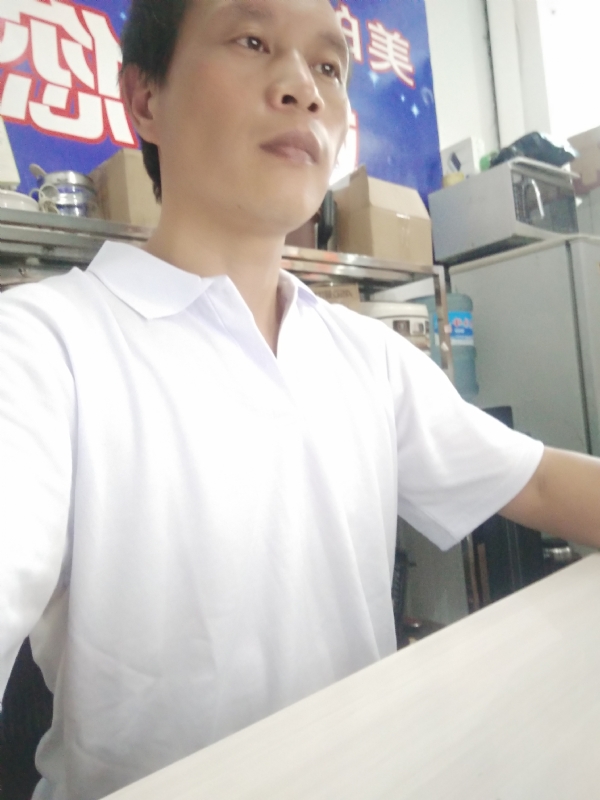 深蓝色的海的第一张照片--福州征婚网