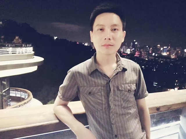 幕秋的第一张照片--福州征婚网