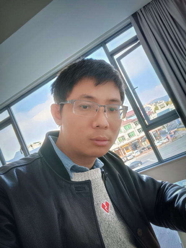 也许只是缺少一个拥抱的第二张照片--福州征婚网